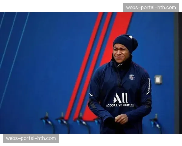 巴黎圣日耳曼进行封闭训练，姆巴佩参加合练状态良好